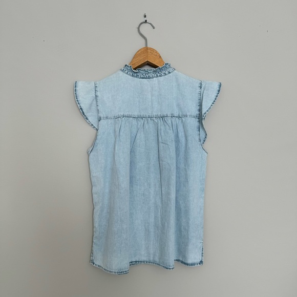 Gap Ruffle Button Front Top - Picture 2 of 6